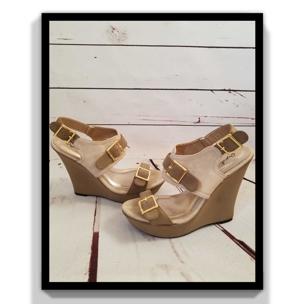 Quipid Two Tone Tan Wedges Size 8